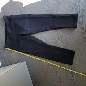 Black Lululemon 7/8 original black leggings